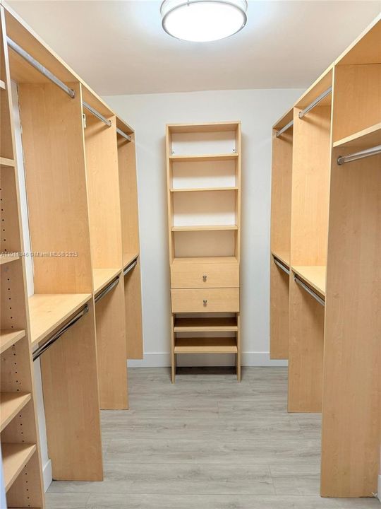 For Sale: $799,000 (3 beds, 2 baths, 1710 Square Feet)