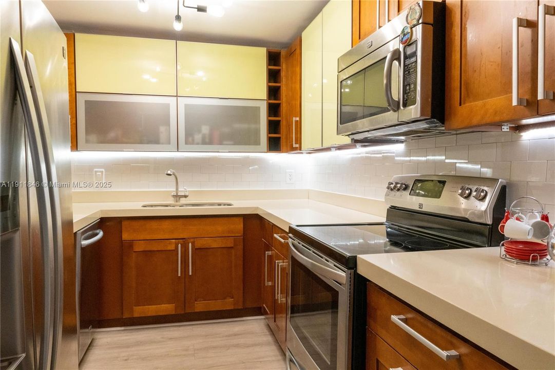 For Sale: $799,000 (3 beds, 2 baths, 1710 Square Feet)