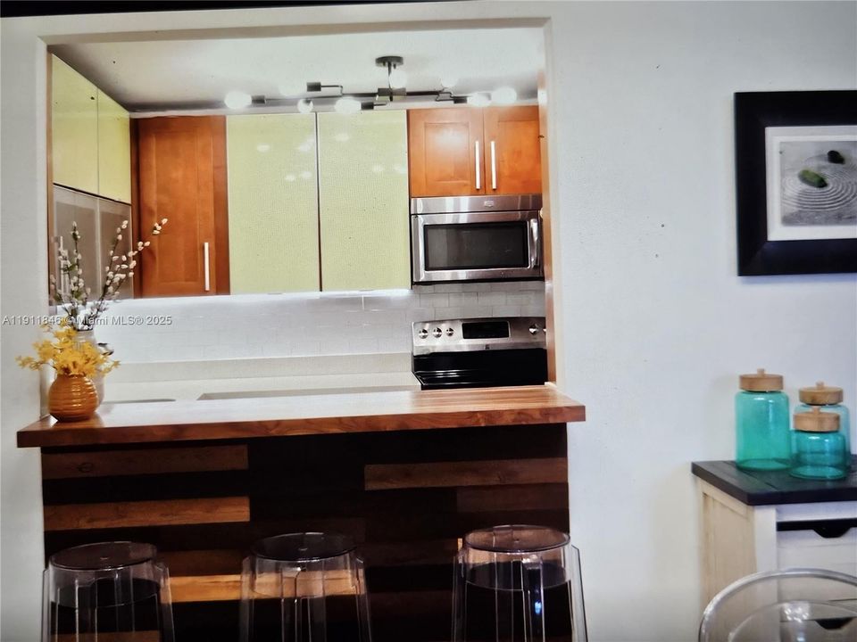 For Sale: $799,000 (3 beds, 2 baths, 1710 Square Feet)