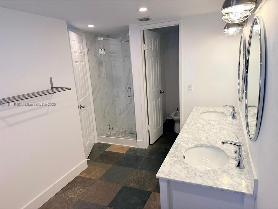 For Sale: $799,000 (3 beds, 2 baths, 1710 Square Feet)