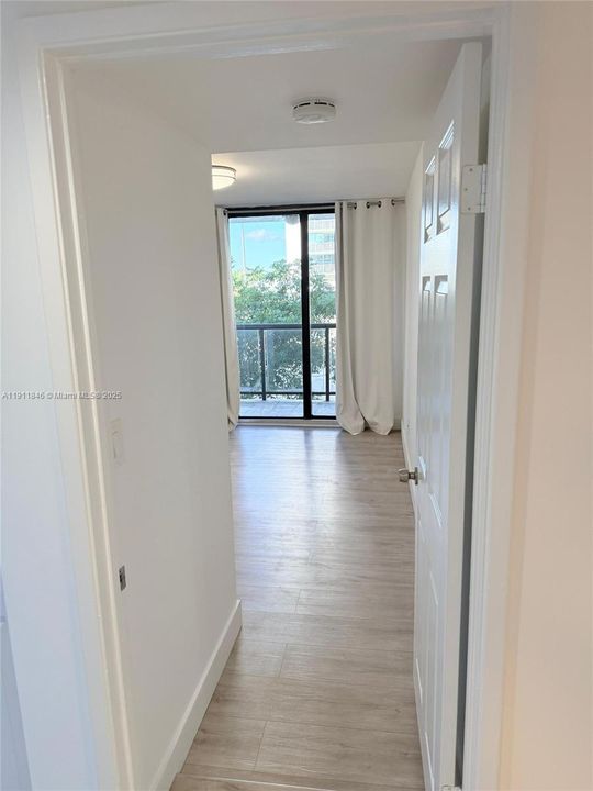 For Sale: $799,000 (3 beds, 2 baths, 1710 Square Feet)