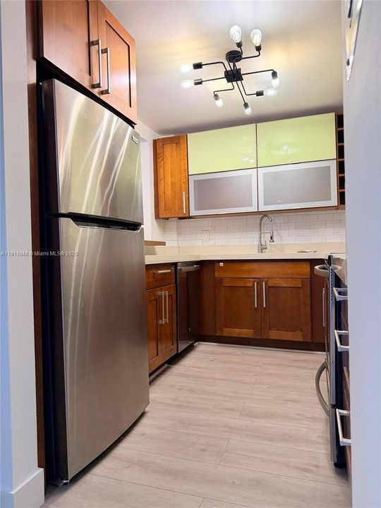 For Sale: $799,000 (3 beds, 2 baths, 1710 Square Feet)