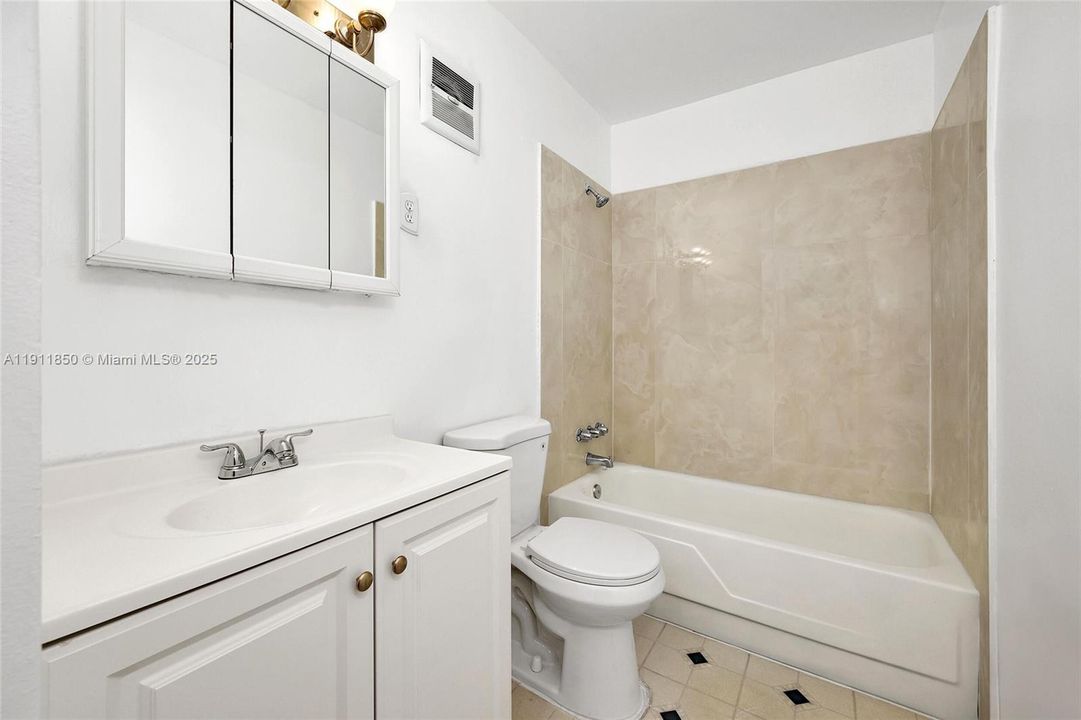 Active With Contract: $675,000 (5 beds, 3 baths, 2116 Square Feet)