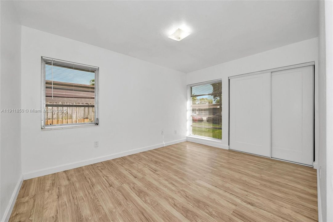 Active With Contract: $675,000 (5 beds, 3 baths, 2116 Square Feet)