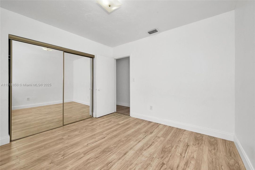 Active With Contract: $675,000 (5 beds, 3 baths, 2116 Square Feet)