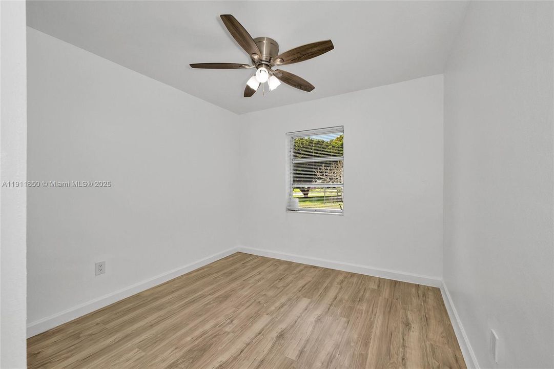 Active With Contract: $675,000 (5 beds, 3 baths, 2116 Square Feet)