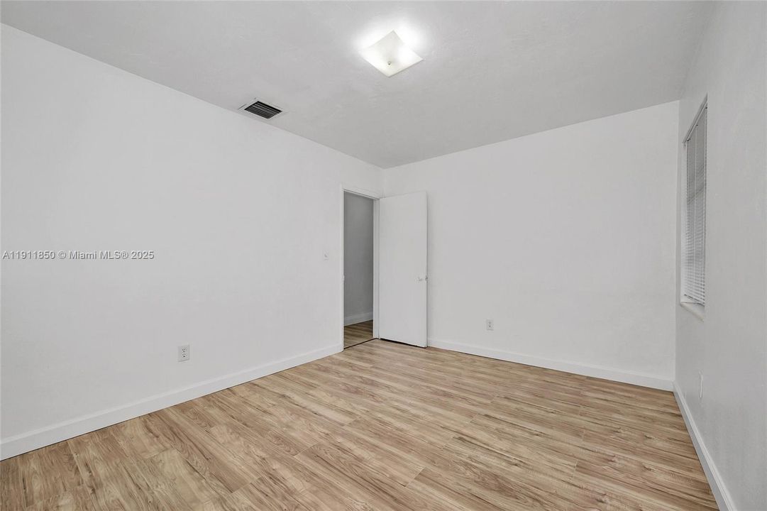 Active With Contract: $675,000 (5 beds, 3 baths, 2116 Square Feet)