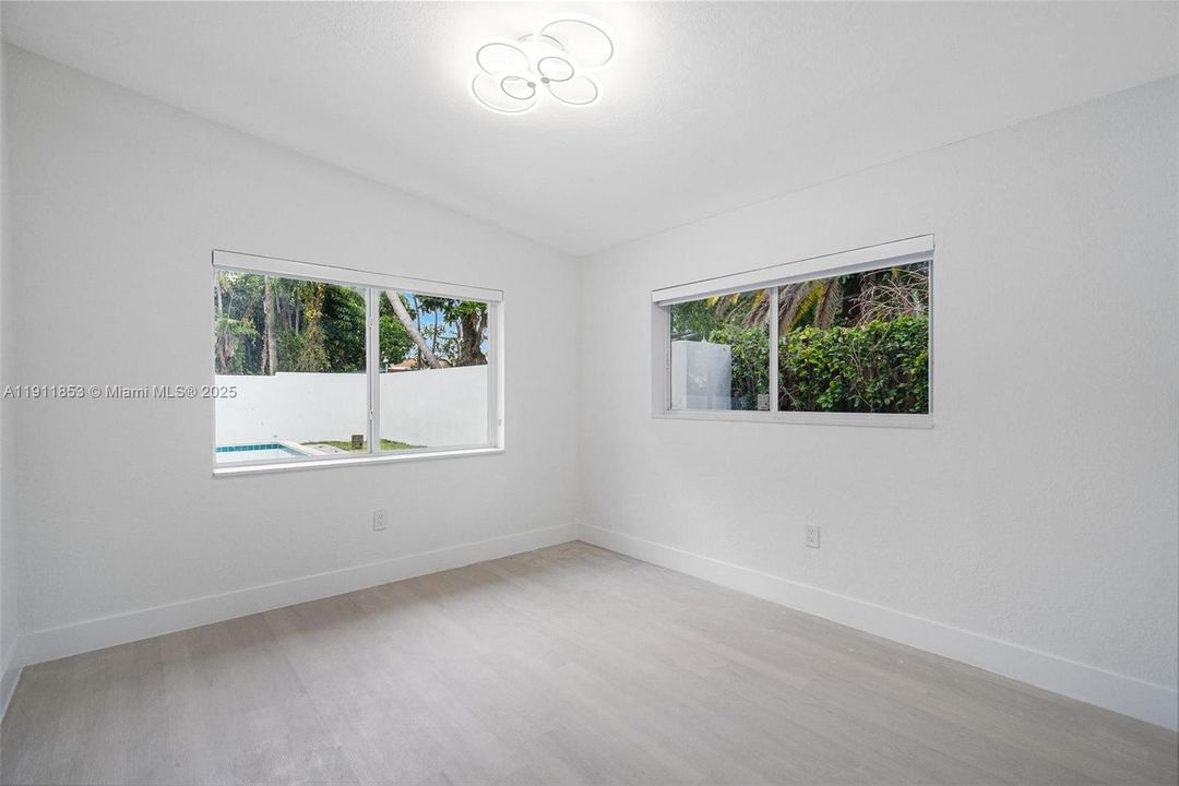 待售: $670,000 (3 贝兹, 2 浴室, 1576 平方英尺)