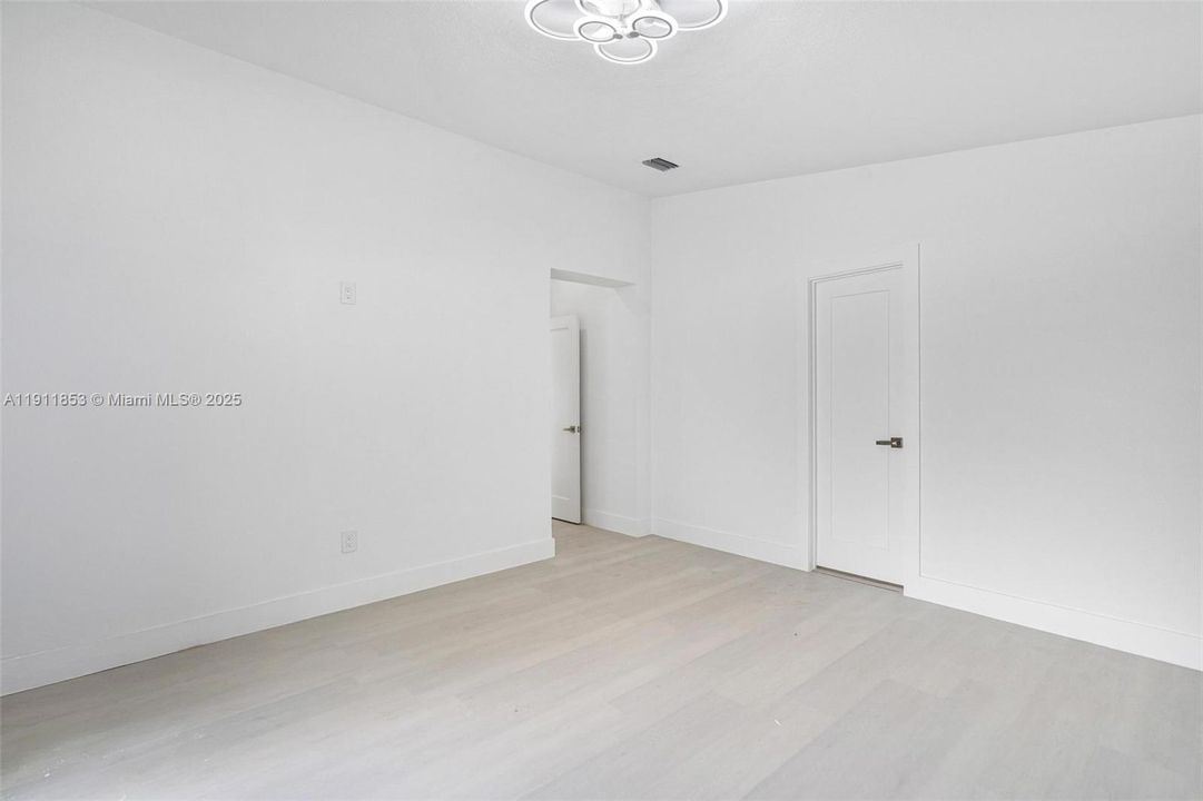 待售: $670,000 (3 贝兹, 2 浴室, 1576 平方英尺)