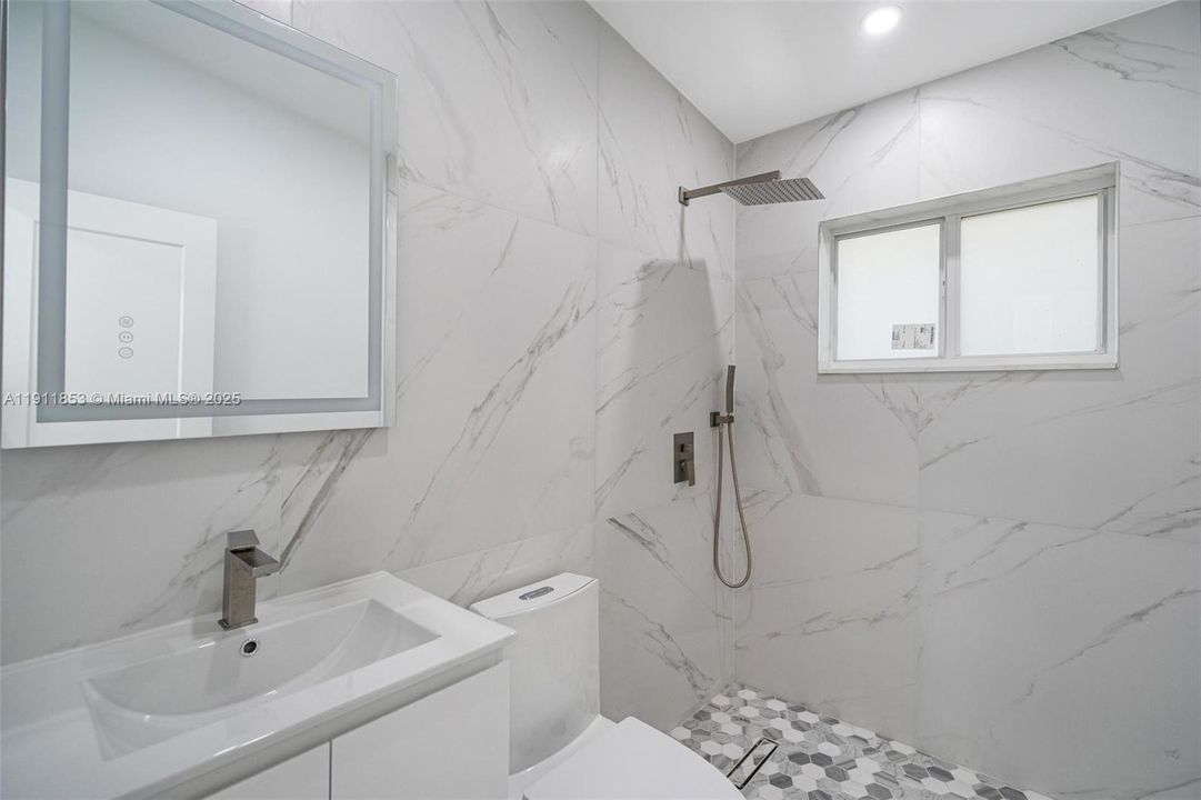 待售: $670,000 (3 贝兹, 2 浴室, 1576 平方英尺)