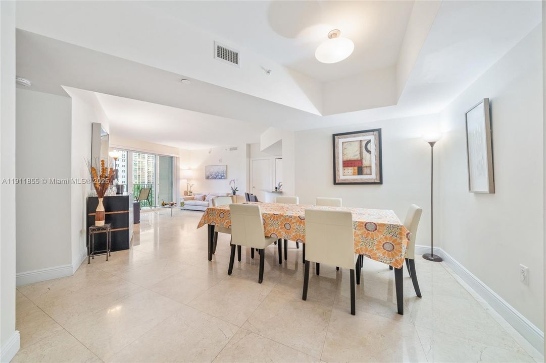 For Sale: $545,000 (2 beds, 2 baths, 1320 Square Feet)