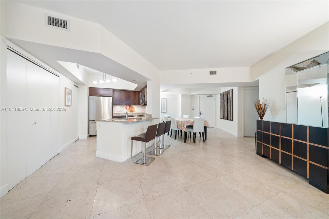 For Sale: $545,000 (2 beds, 2 baths, 1320 Square Feet)