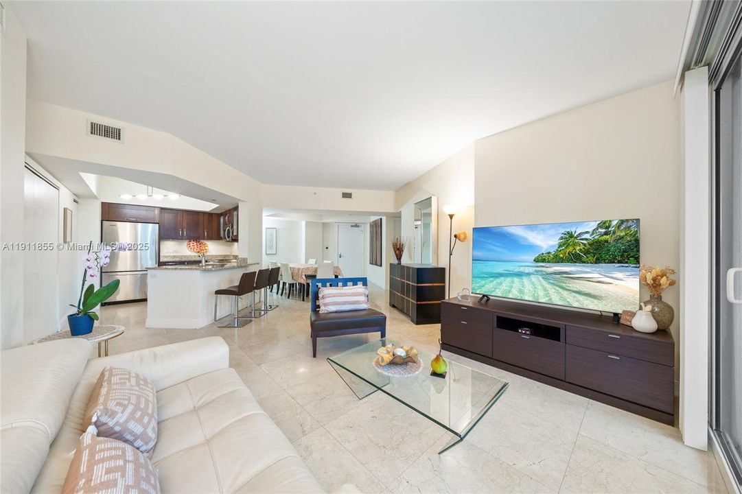 For Sale: $545,000 (2 beds, 2 baths, 1320 Square Feet)