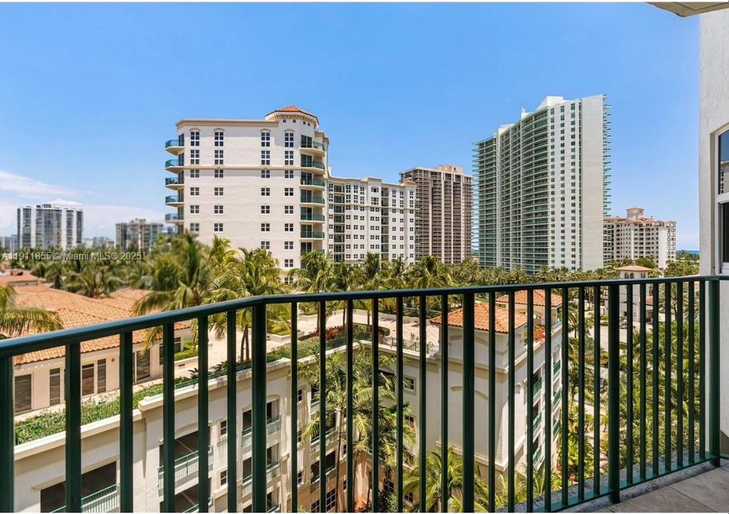 For Sale: $545,000 (2 beds, 2 baths, 1320 Square Feet)