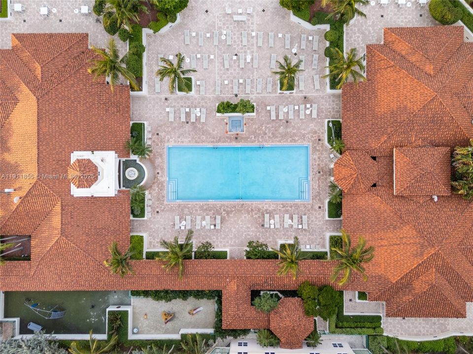 For Sale: $545,000 (2 beds, 2 baths, 1320 Square Feet)