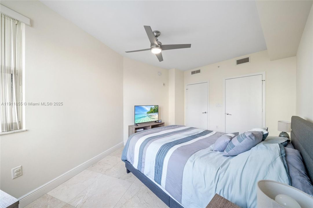 For Sale: $545,000 (2 beds, 2 baths, 1320 Square Feet)