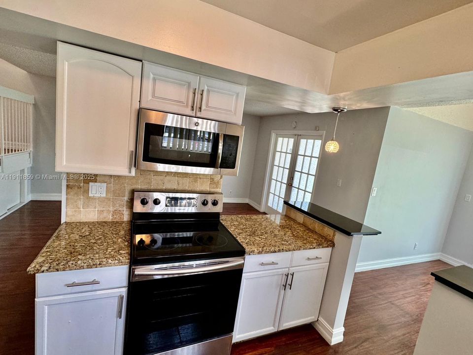 For Rent: $3,600 (4 beds, 3 baths, 1690 Square Feet)