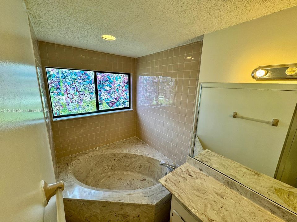 For Rent: $3,600 (4 beds, 3 baths, 1690 Square Feet)