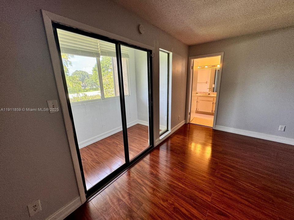 For Rent: $3,600 (4 beds, 3 baths, 1690 Square Feet)