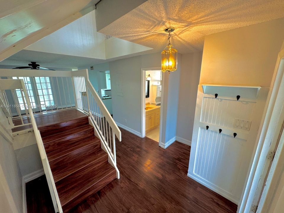 For Rent: $3,600 (4 beds, 3 baths, 1690 Square Feet)