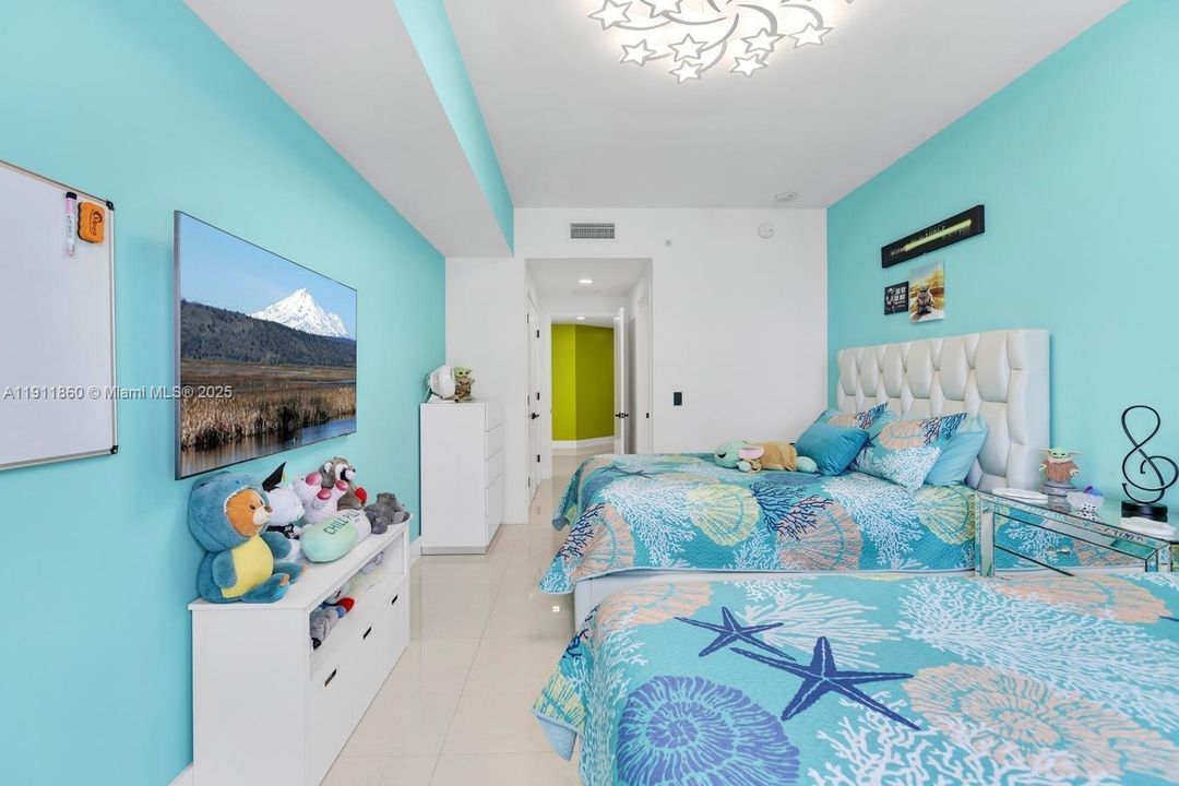 На продажу: $1,995,000 (3 спален, 3 ванн, 2225 Квадратных фут)