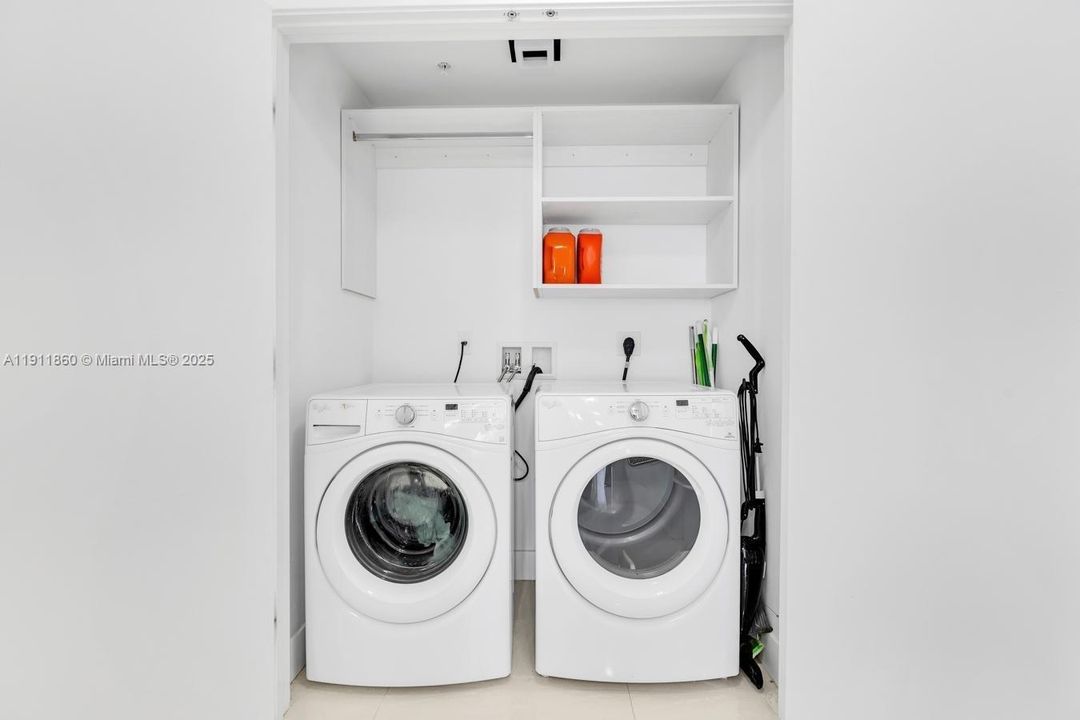 На продажу: $1,995,000 (3 спален, 3 ванн, 2225 Квадратных фут)