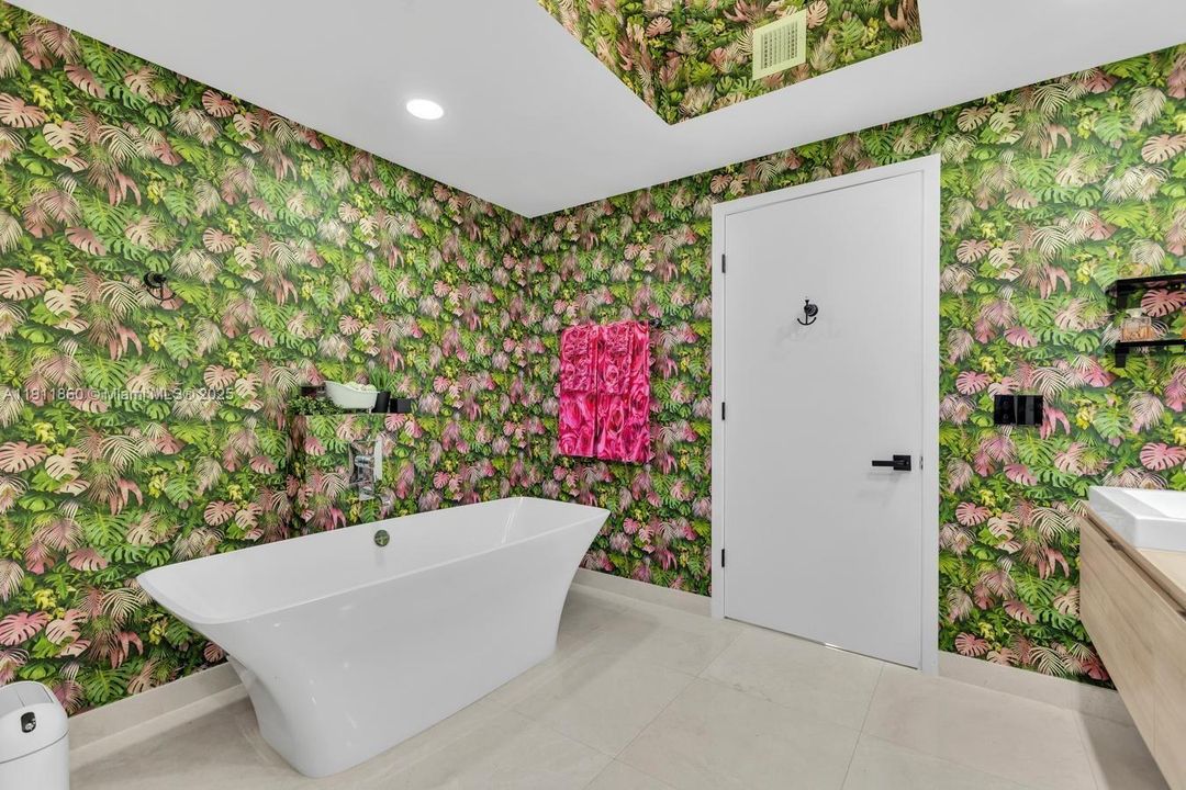 На продажу: $1,995,000 (3 спален, 3 ванн, 2225 Квадратных фут)