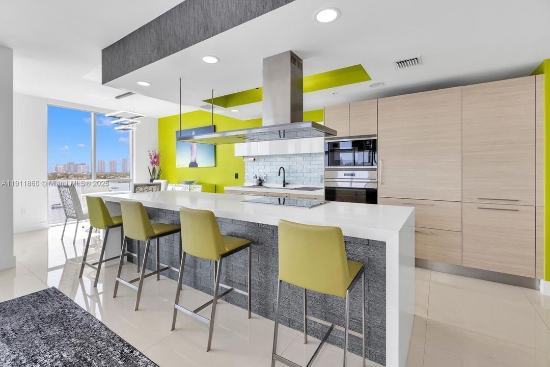 На продажу: $1,995,000 (3 спален, 3 ванн, 2225 Квадратных фут)