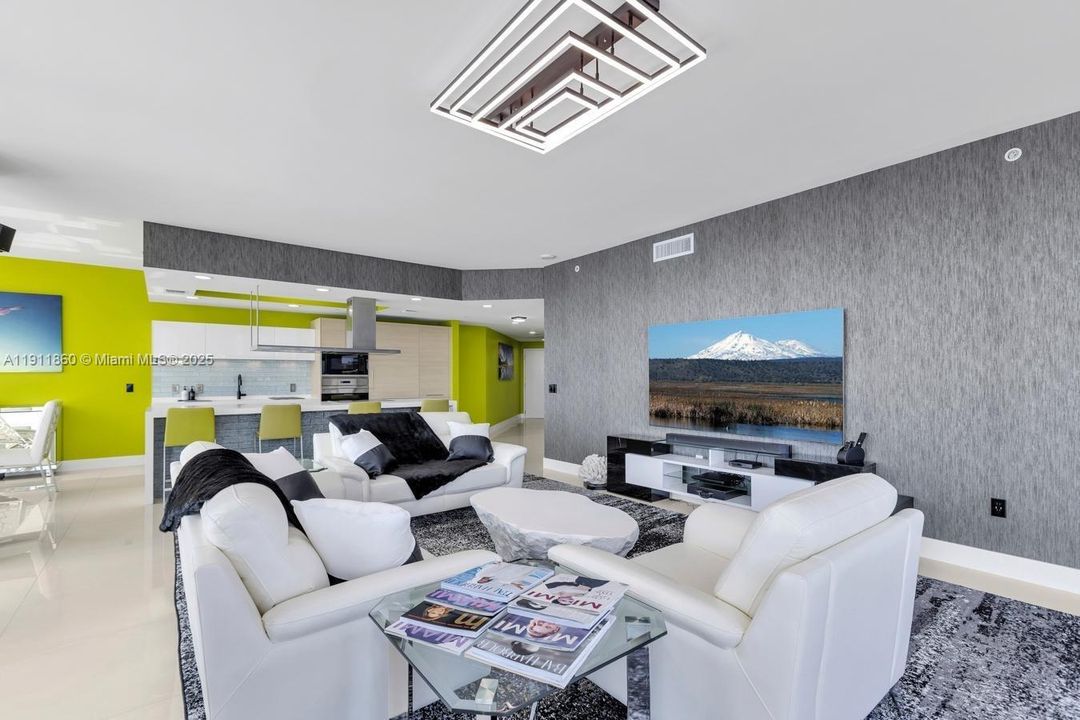 На продажу: $1,995,000 (3 спален, 3 ванн, 2225 Квадратных фут)