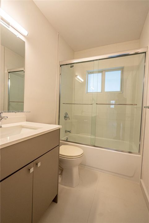 Active With Contract: $2,050 (1 beds, 1 baths, 800 Square Feet)