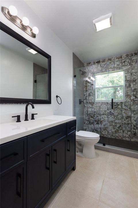 Active With Contract: $2,300 (2 beds, 1 baths, 957 Square Feet)