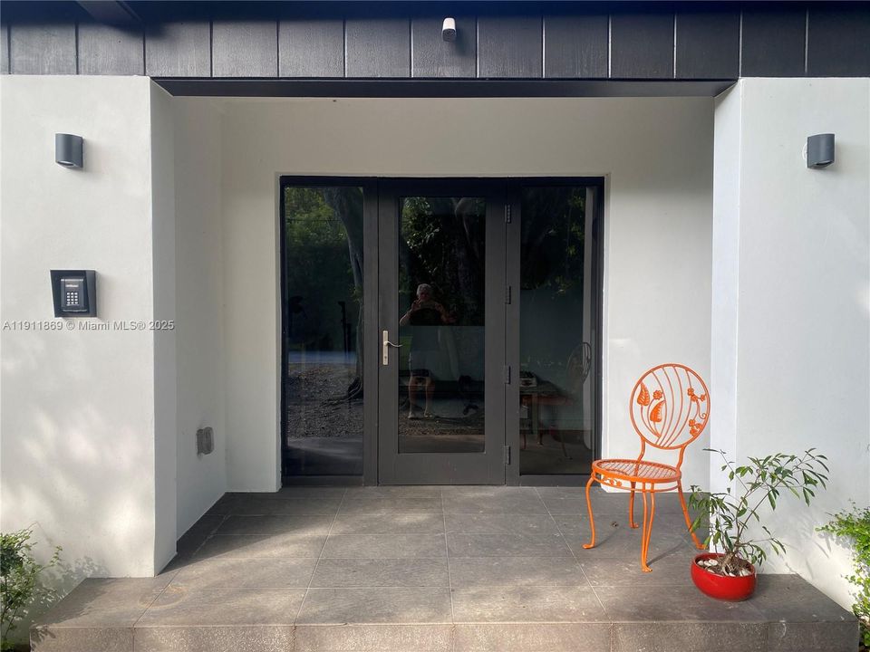 En Venta: $1,995,000 (3 camas, 3 baños, 1950 Pies cuadrados)