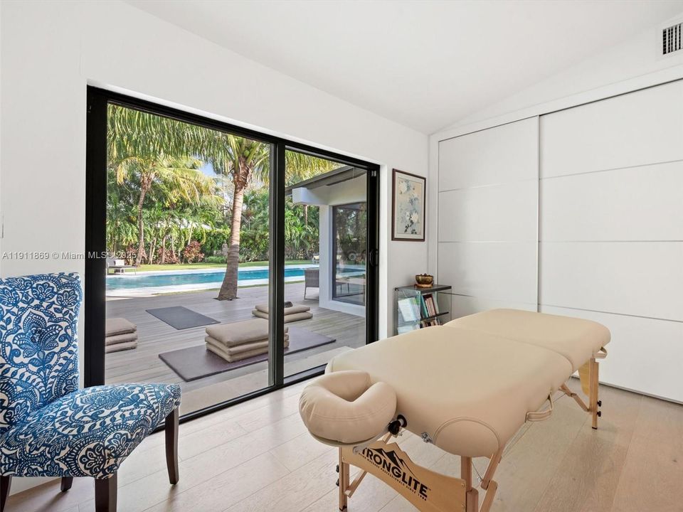 En Venta: $1,995,000 (3 camas, 3 baños, 1950 Pies cuadrados)