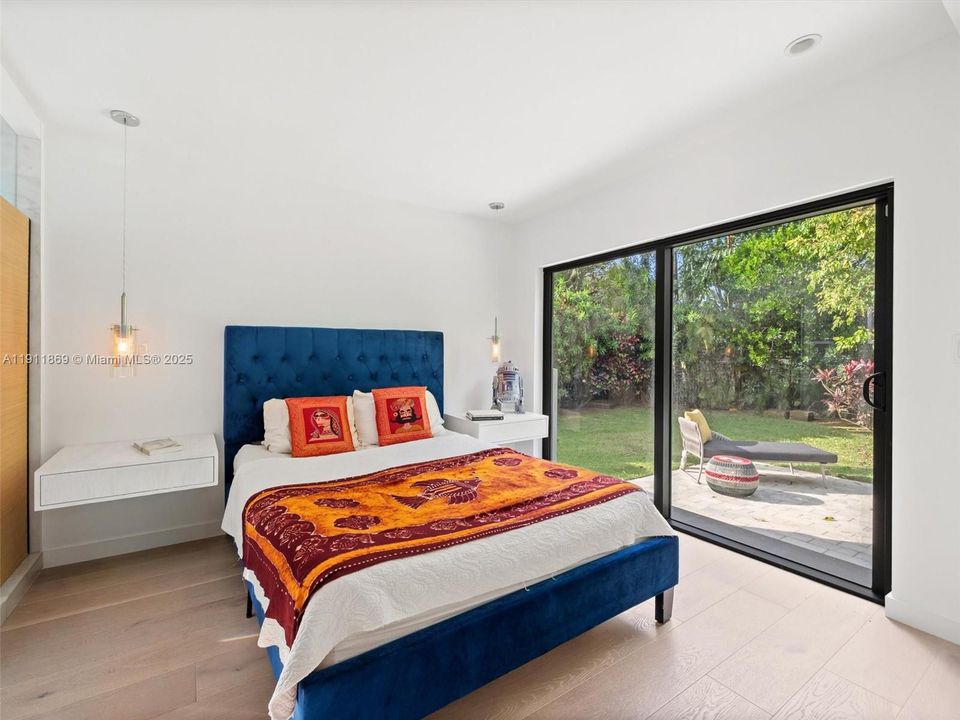 En Venta: $1,995,000 (3 camas, 3 baños, 1950 Pies cuadrados)