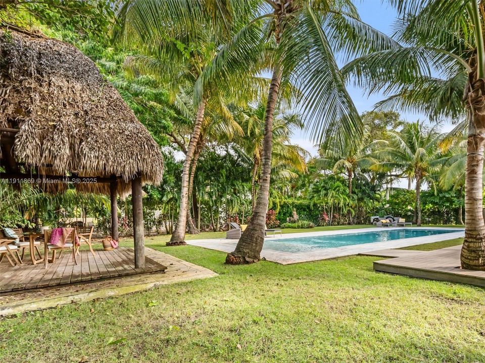 En Venta: $1,995,000 (3 camas, 3 baños, 1950 Pies cuadrados)