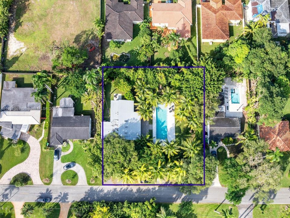 En Venta: $1,995,000 (3 camas, 3 baños, 1950 Pies cuadrados)