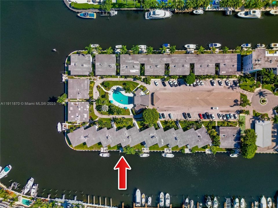 For Sale: $248,000 (1 beds, 1 baths, 760 Square Feet)