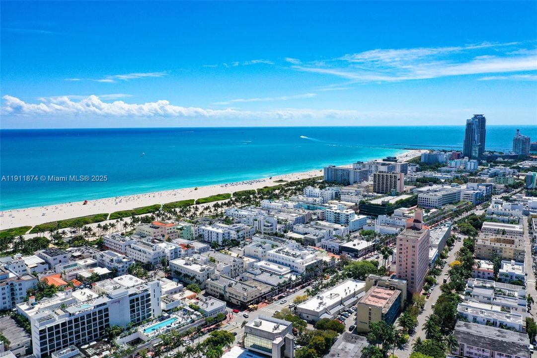 For Sale: $249,000 (1 beds, 1 baths, 422 Square Feet)