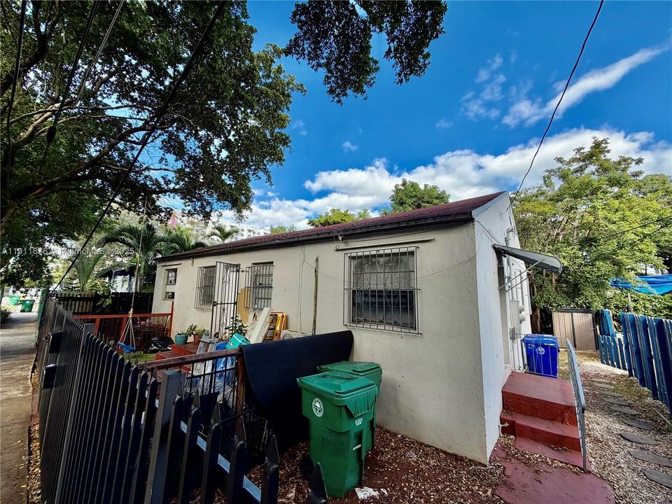 На продажу: $850,000 (2 спален, 3 ванн, 1419 Квадратных фут)