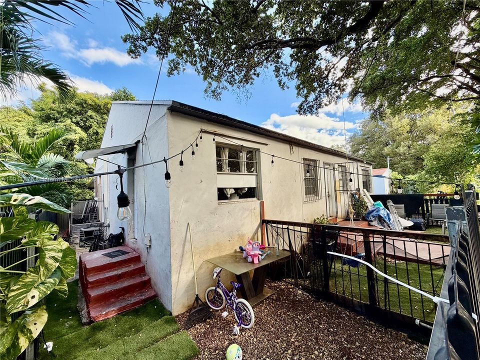 На продажу: $850,000 (2 спален, 3 ванн, 1419 Квадратных фут)