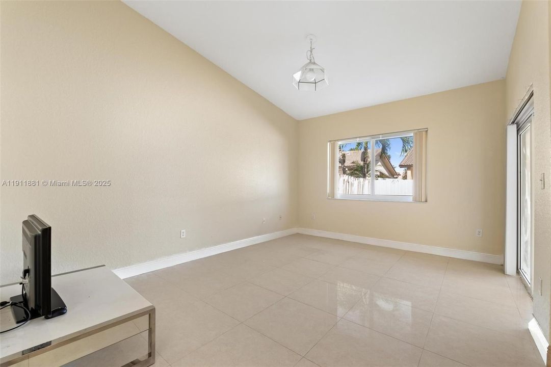 For Sale: $715,000 (3 beds, 2 baths, 1623 Square Feet)