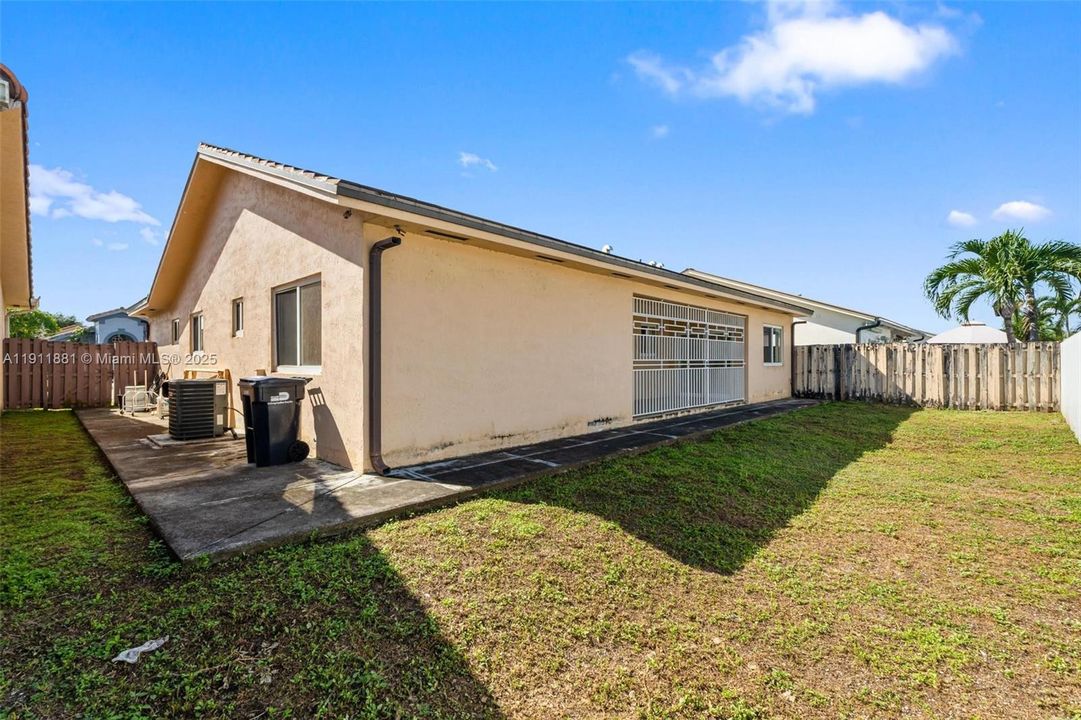 For Sale: $715,000 (3 beds, 2 baths, 1623 Square Feet)