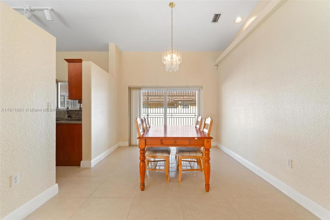 For Sale: $715,000 (3 beds, 2 baths, 1623 Square Feet)