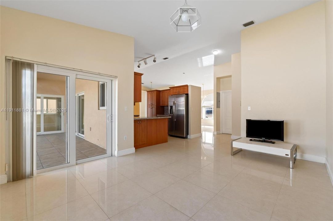 For Sale: $715,000 (3 beds, 2 baths, 1623 Square Feet)