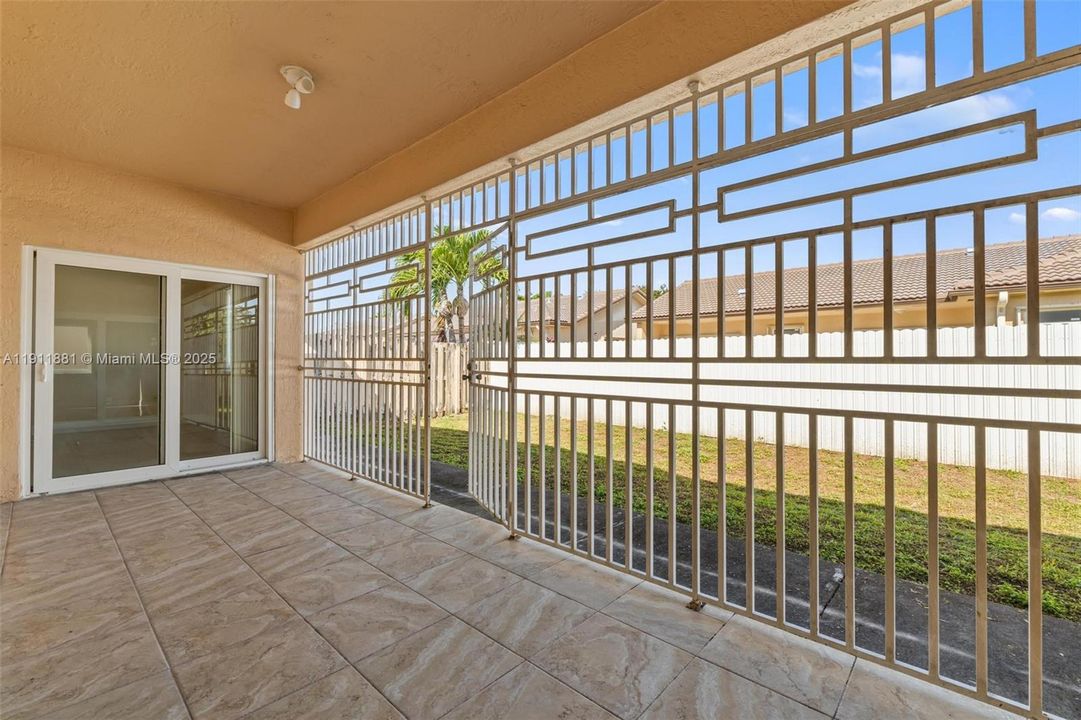 For Sale: $715,000 (3 beds, 2 baths, 1623 Square Feet)