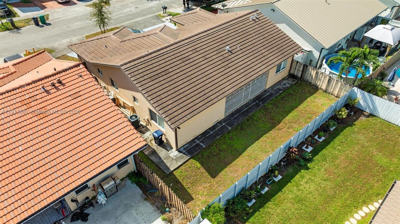 For Sale: $715,000 (3 beds, 2 baths, 1623 Square Feet)