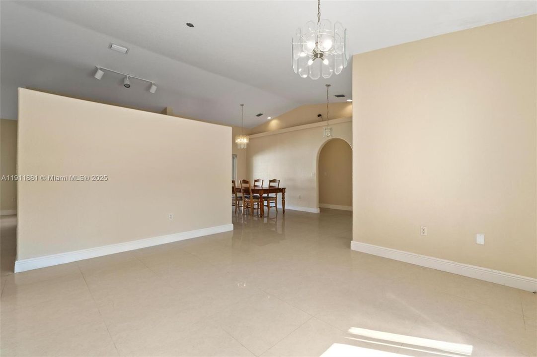 For Sale: $715,000 (3 beds, 2 baths, 1623 Square Feet)