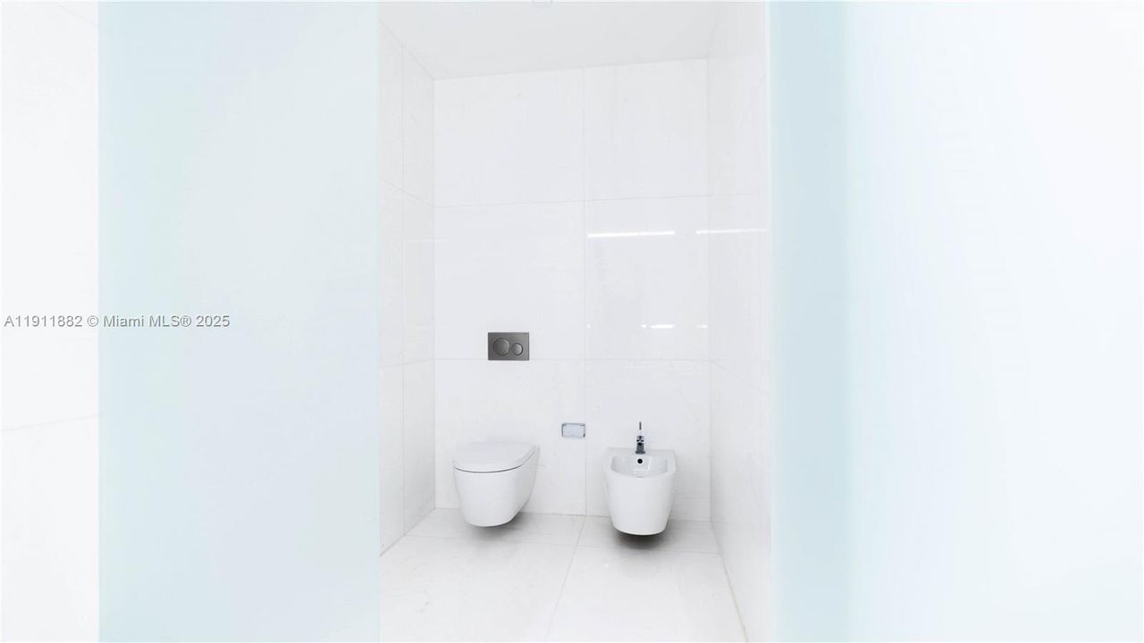 Recently Rented: $14,500 (2 beds, 3 baths, 1675 Square Feet)