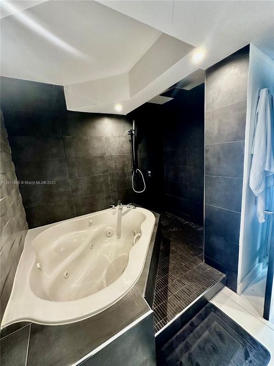 待售: $1,258,000 (3 贝兹, 2 浴室, 2133 平方英尺)