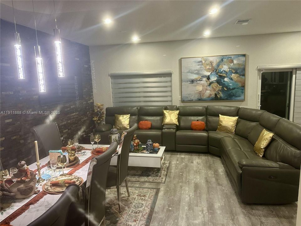 В аренду: $3,200 (3 спален, 2 ванн, 1601 Квадратных фут)